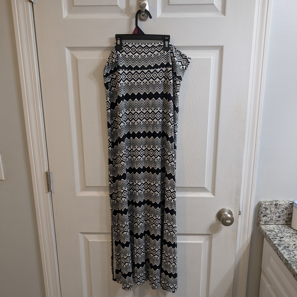 Charlotte‎ Russe Patterned Black & White Maxi Dress - Size L